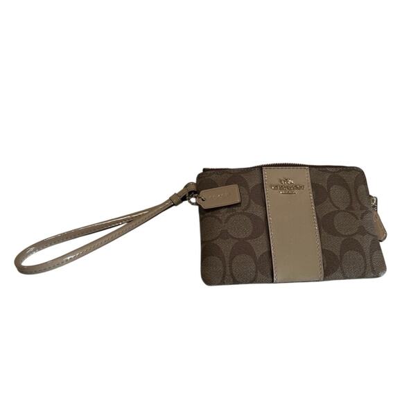 Coach Signature Brown Wrist Wallet Cream Sparkle Patent Leather Accents Hang Tag - Picture 1 of 10